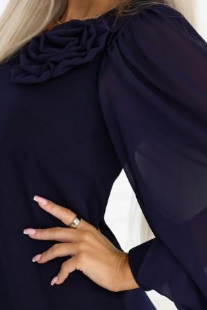 NELIA Šaty trapézového střihu s růží a průsvitnými rukávy